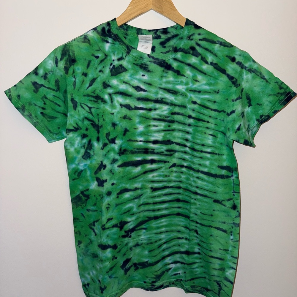 Gildan VINTAGE Green and Navy Tie-Dye Tee Shirt